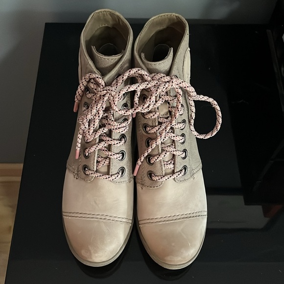 Sorel Boots - Picture 3 of 3